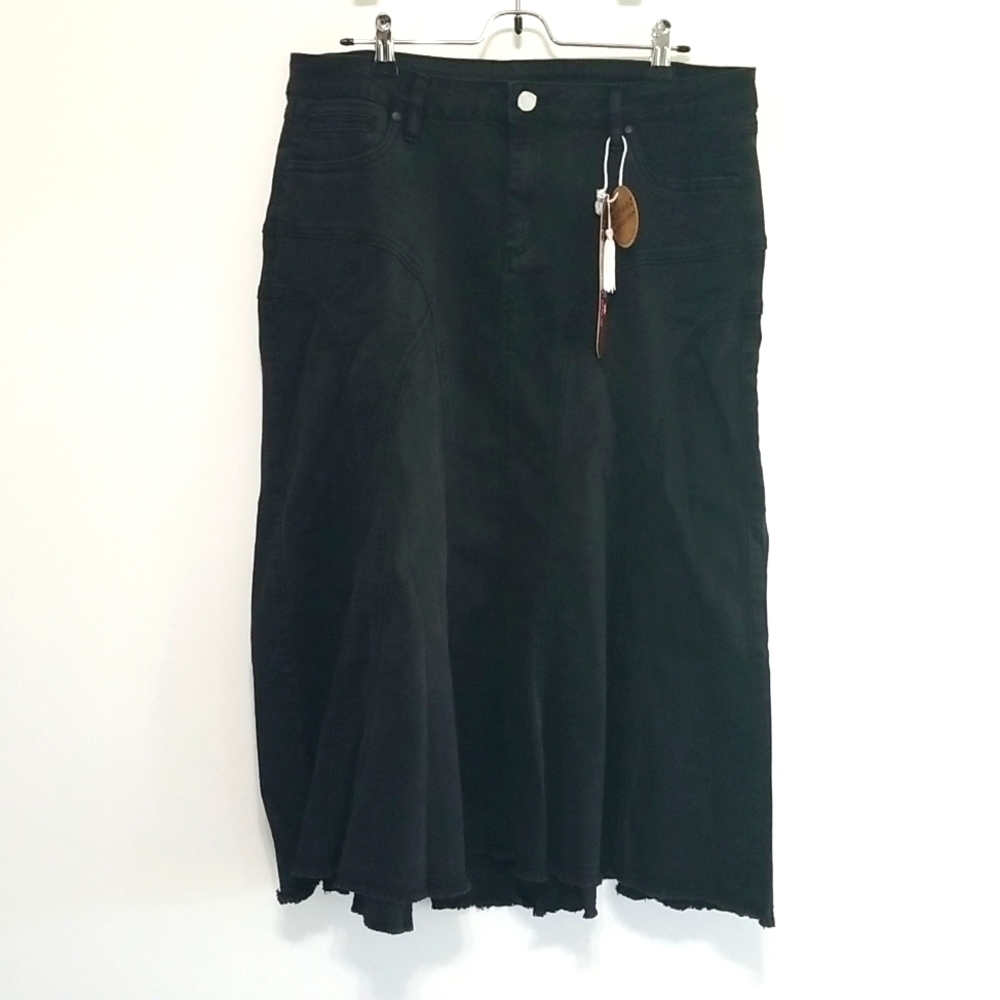 ESTEEZ BLACK SKIRT size 12​​​​​